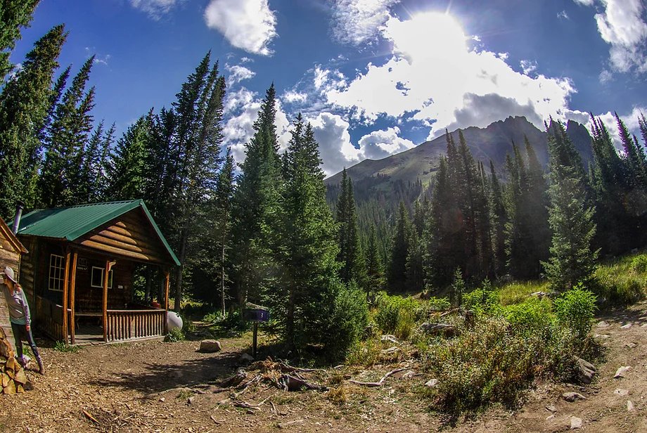 Nokhu Hut