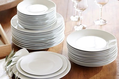 Pottery Barn Caterer's Dinner Plate Set