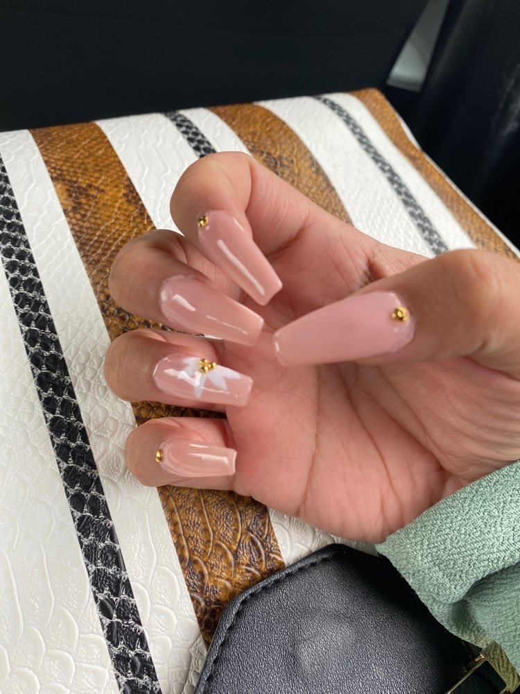 Daisy Nails Salon