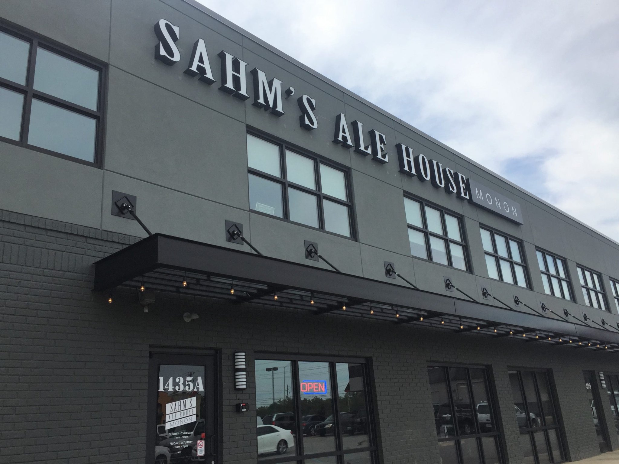 Sahm's Ale House