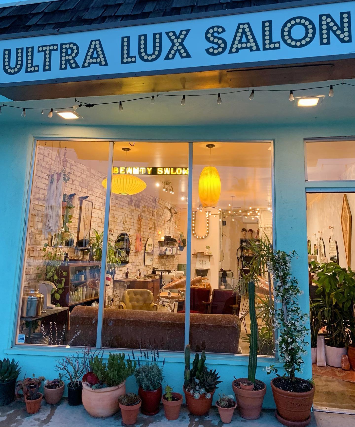 Ultra Lux Salon