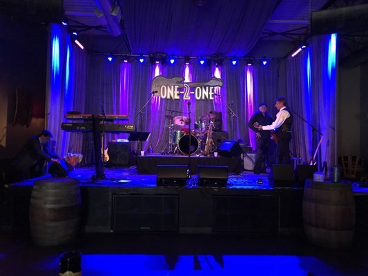 One-2-One Bar