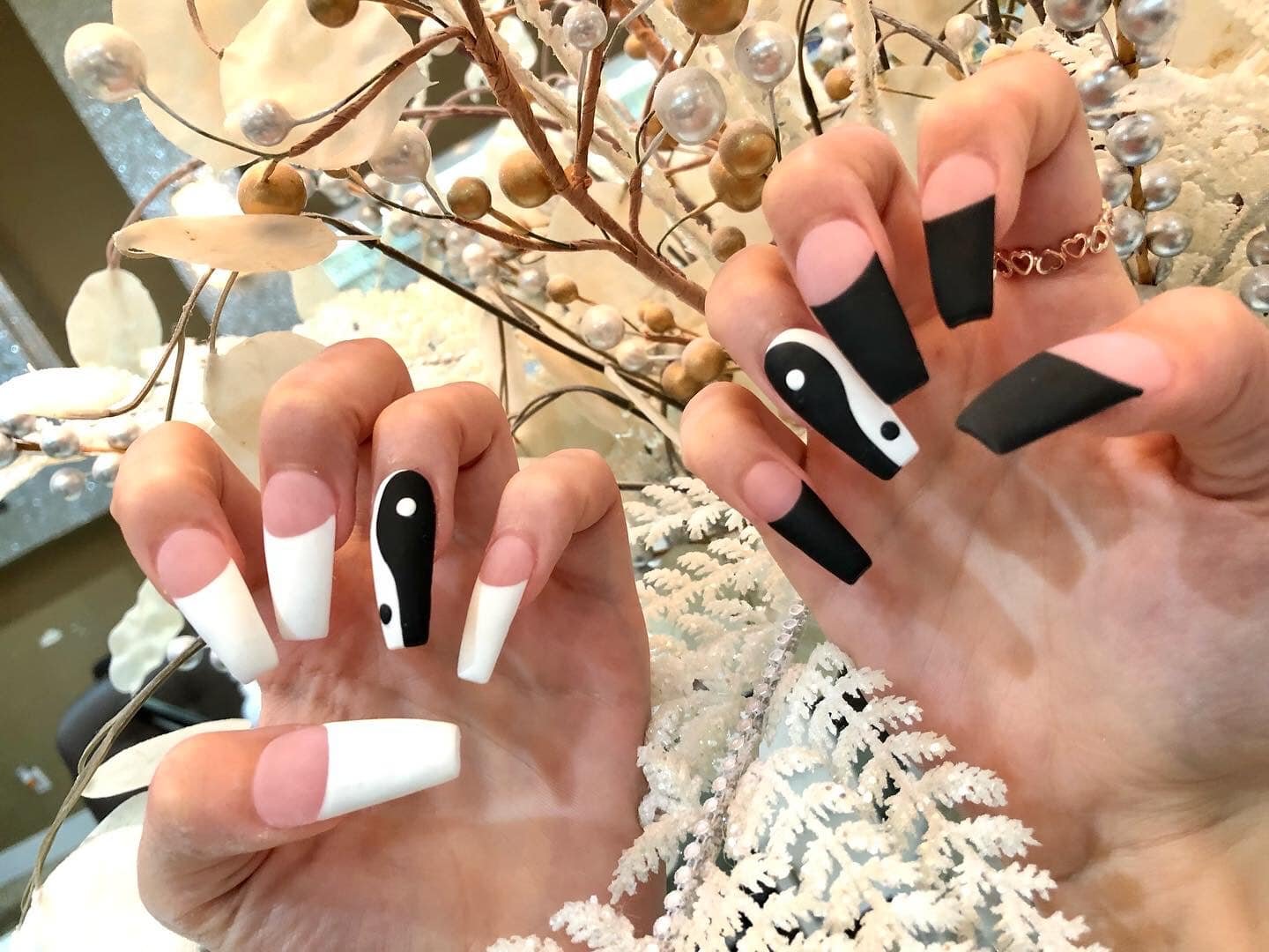 Luna Nails