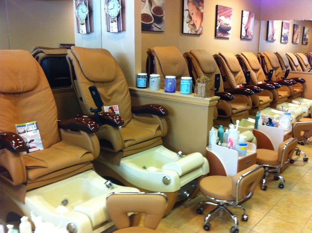 Mirage Nails Pike and Rose